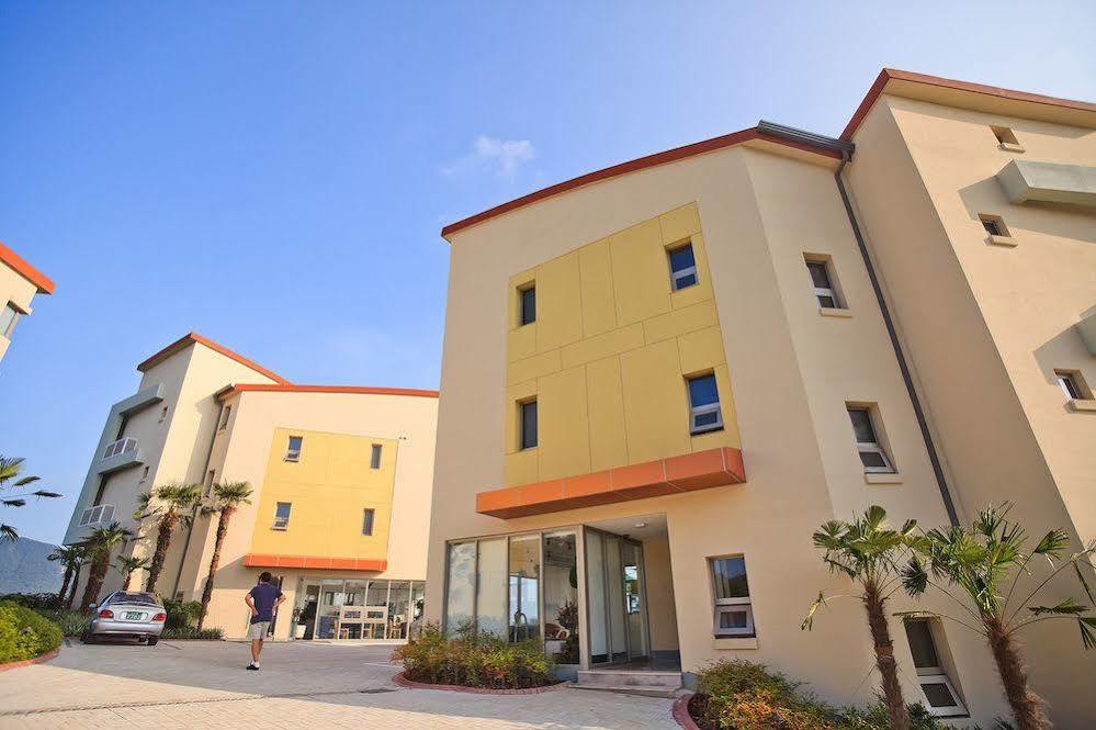 Tacet Pension Tongyeong Exterior photo
