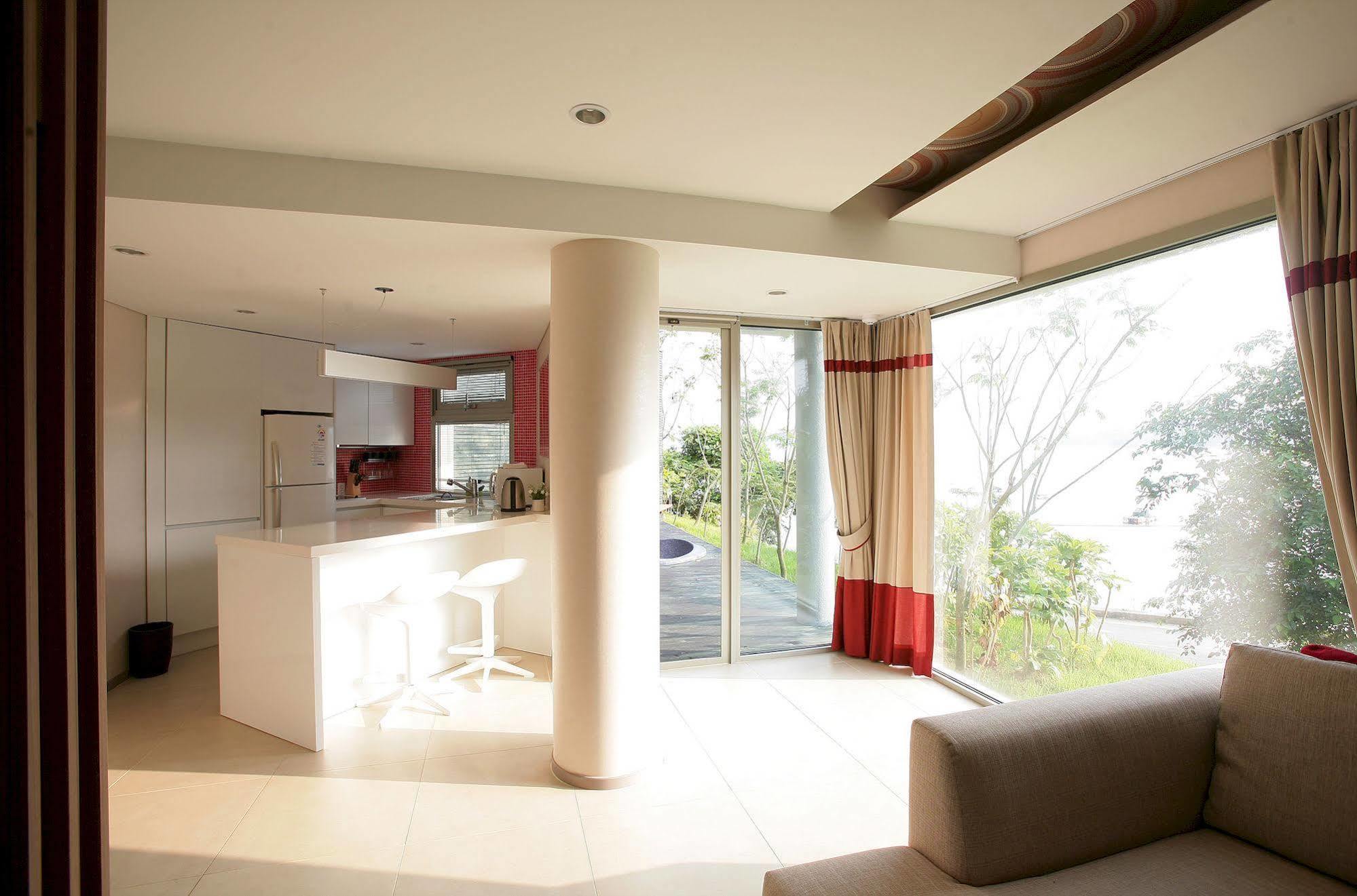 Tacet Pension Tongyeong Exterior photo