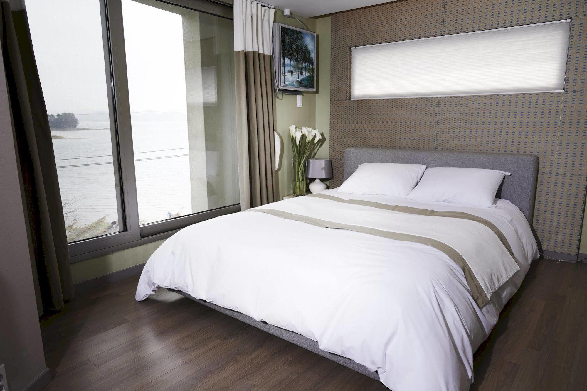 Tacet Pension Tongyeong Exterior photo
