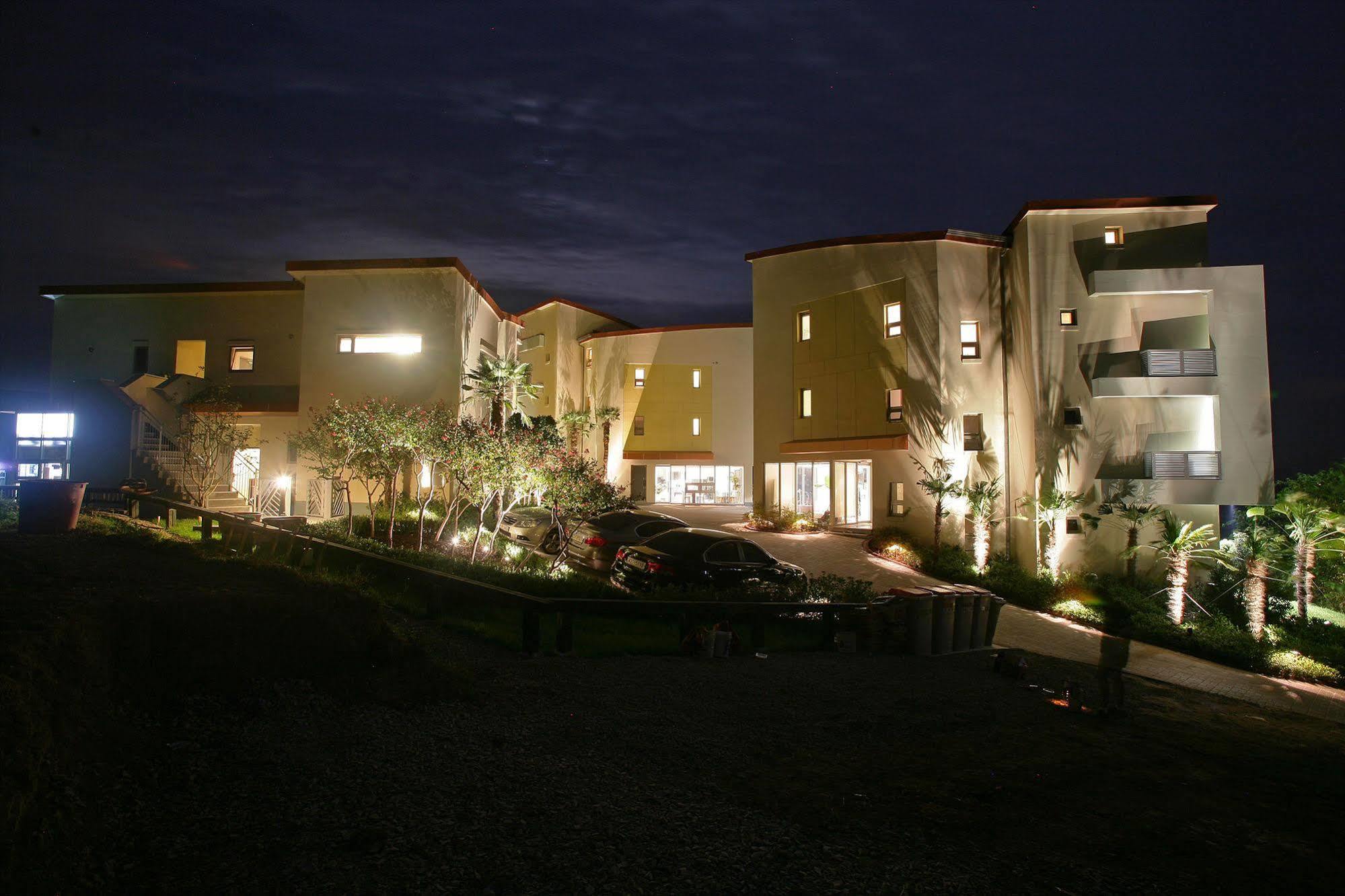 Tacet Pension Tongyeong Exterior photo